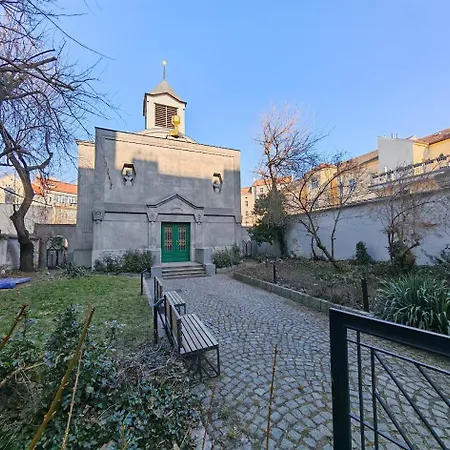 Apartment In Zizkov -301- Prague